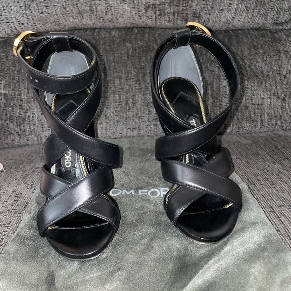 Black leather Tom Ford chunky heels with unique gold loops (stamped with TF) - Picture 2 of 7